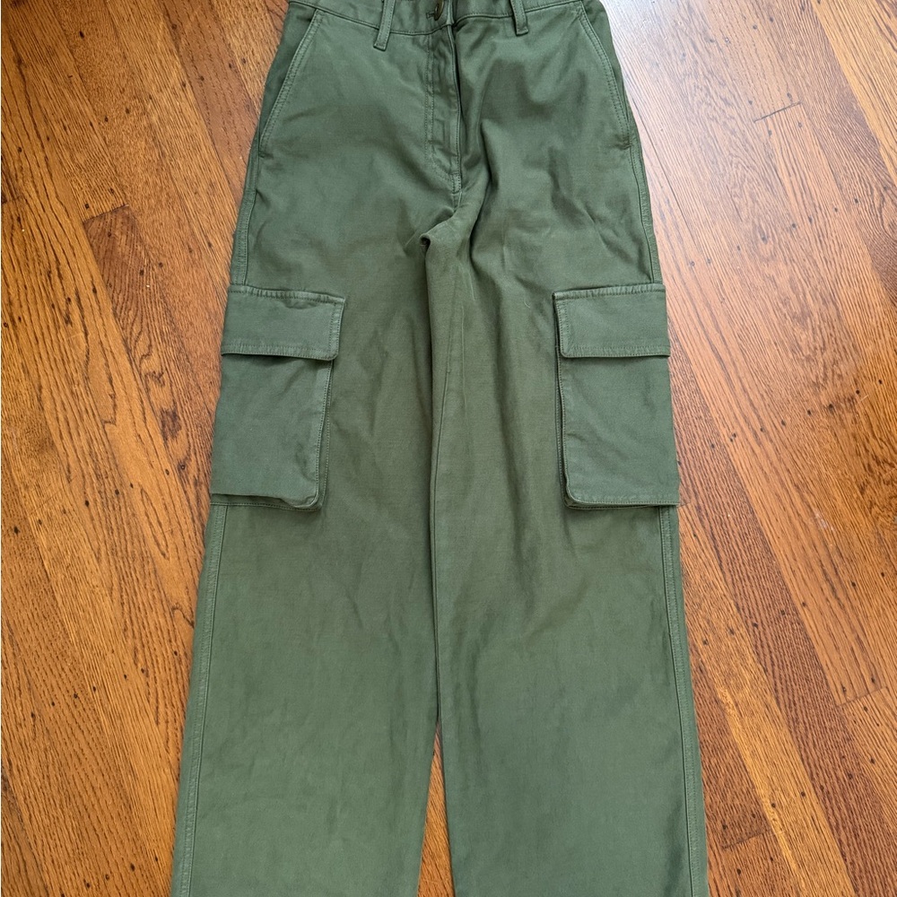 Aritzia Wilfred Cargo Pants in Military Green